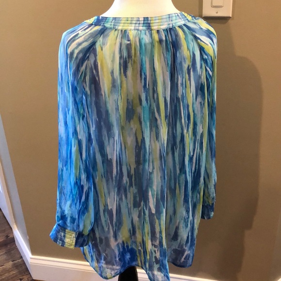 Chico’s watercolor print blouse. Size Large - Picture 6 of 8